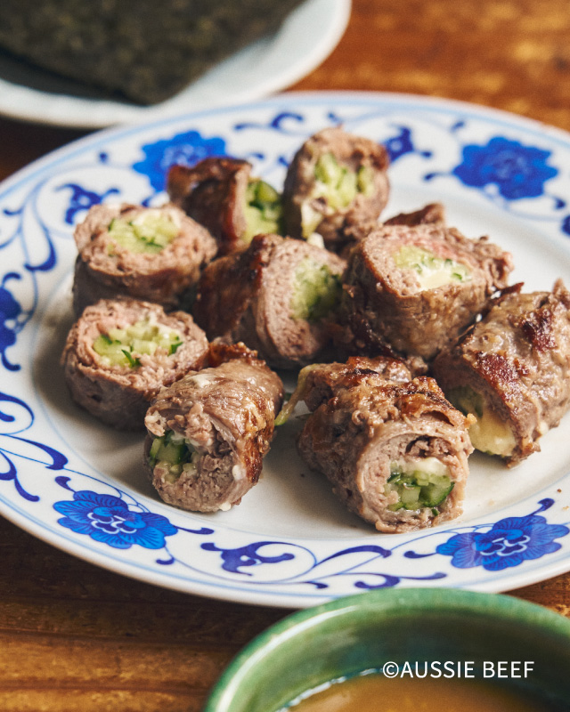 牛肉ときゅうり、チーズの海苔巻き