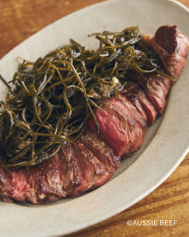 オージー・ビーフ ステーキ〜切り昆布の食べるソース 〜